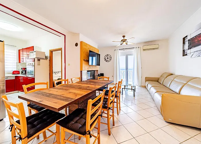 Stunning In With House Sea View