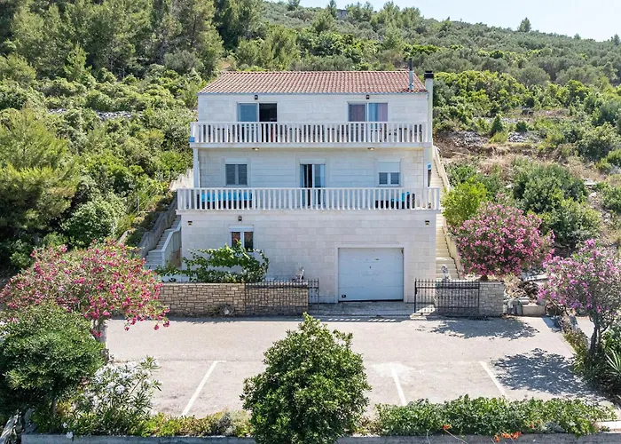 Stunning In With House Sea View *