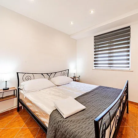 Stunning In With House Sea View *