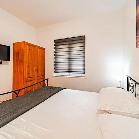 Apartment Stunning In With House Sea View Blato (Korcula)