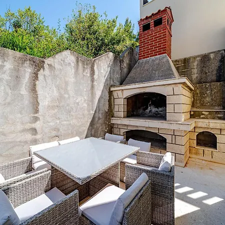 Stunning In With House Sea View *