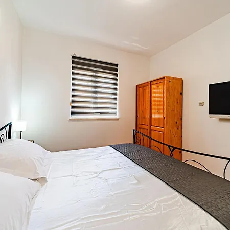 Apartment Stunning In With House Sea View